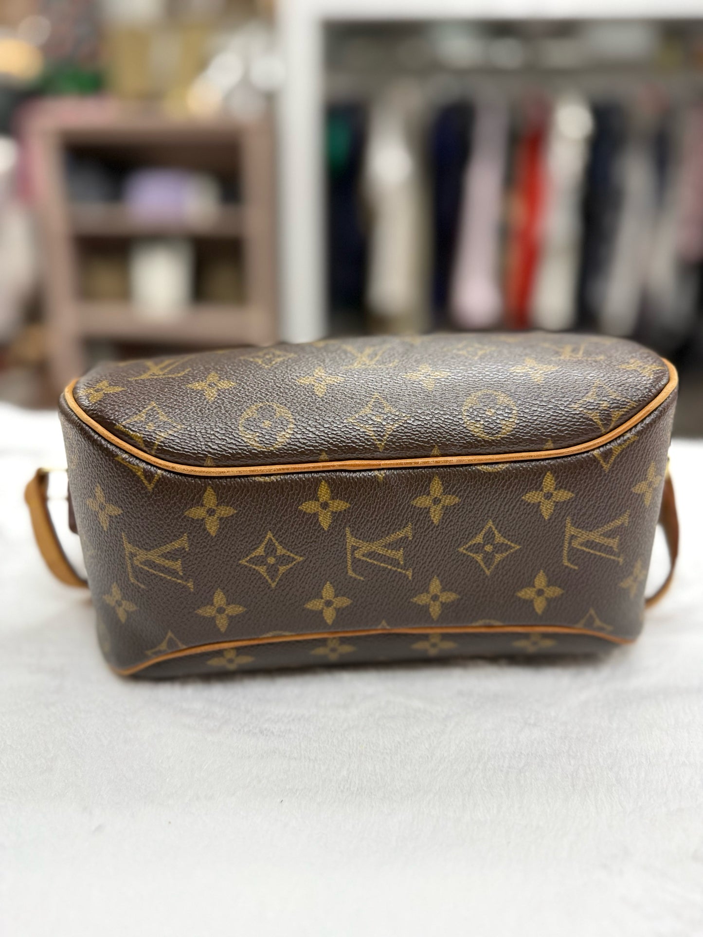 Louis Vuitton Blois N0015