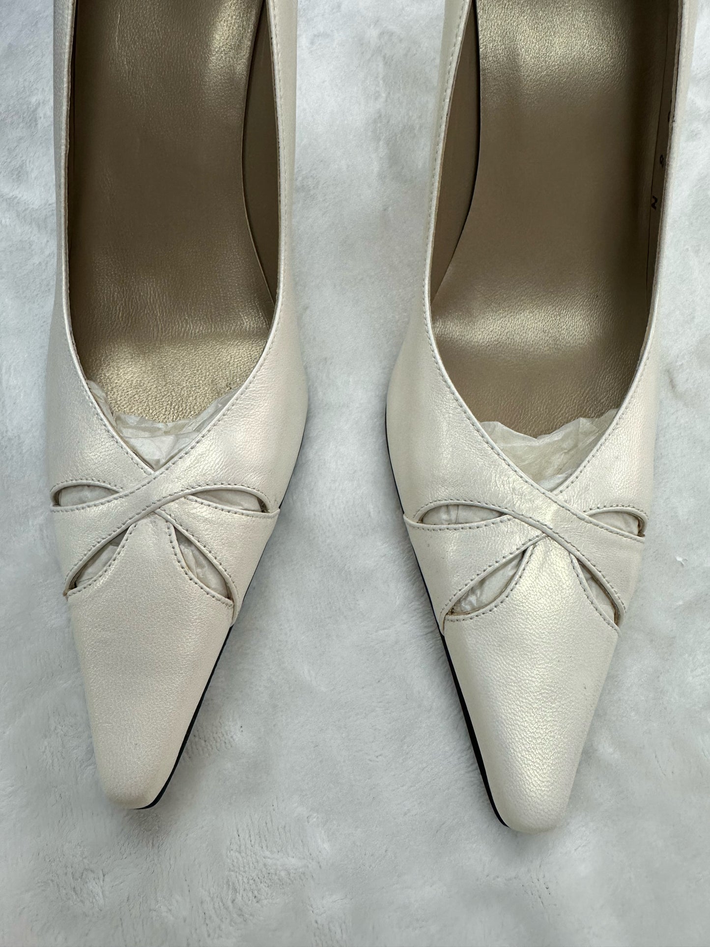 Stuart Weitzman Cream Heels