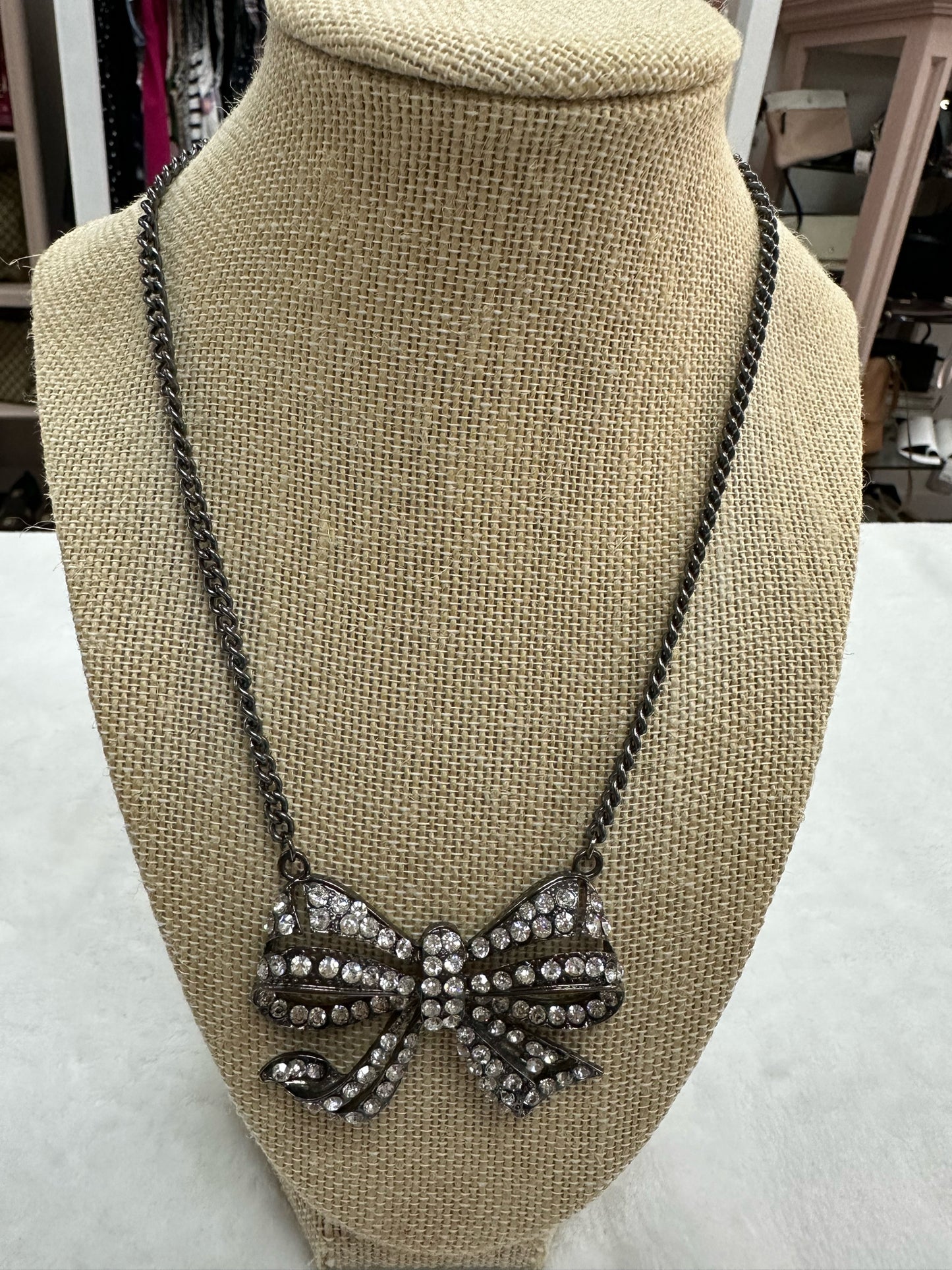 Bow Necklace