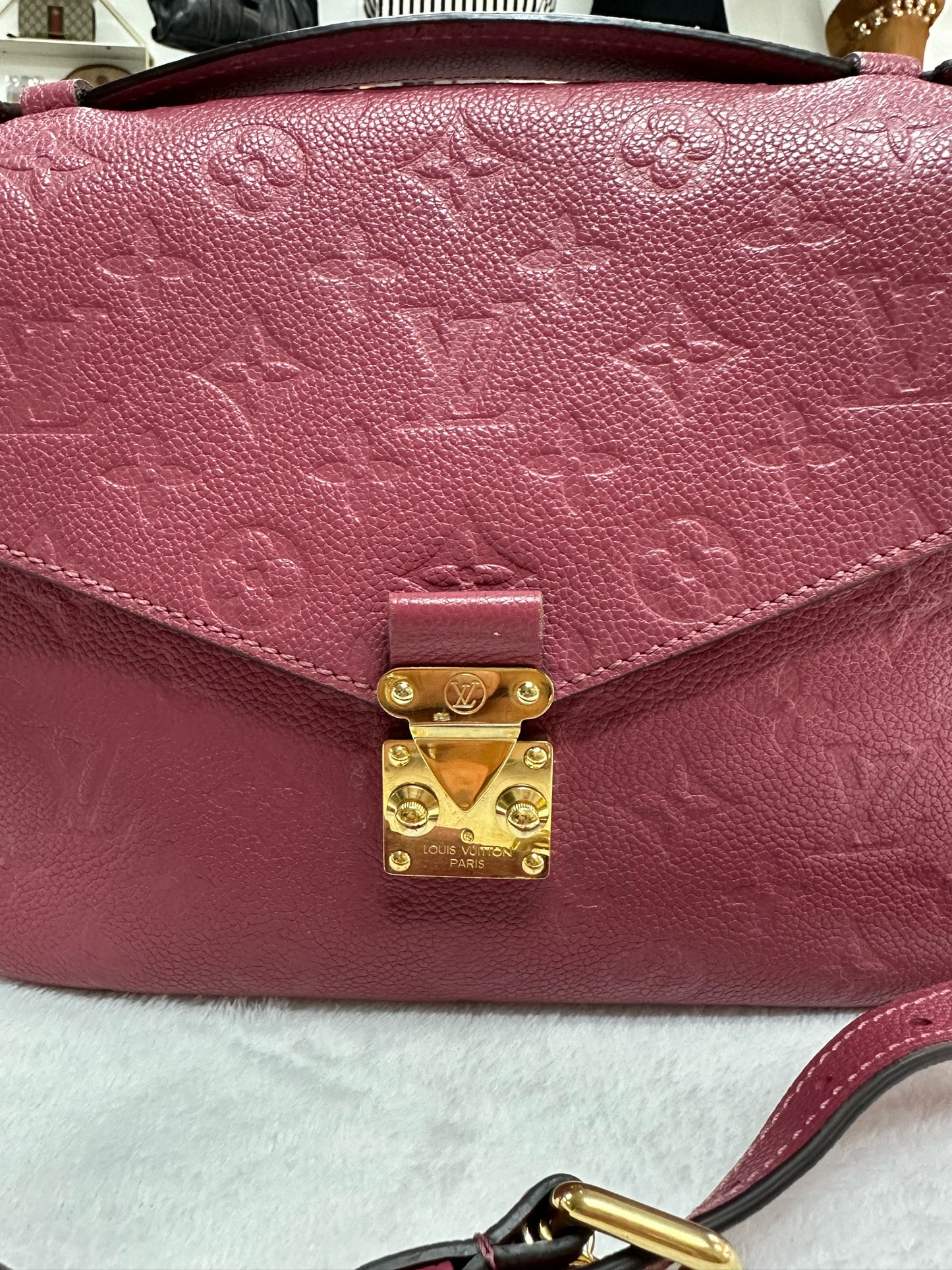 Louis Vuitton Empreinte Pochette Metis Freesia